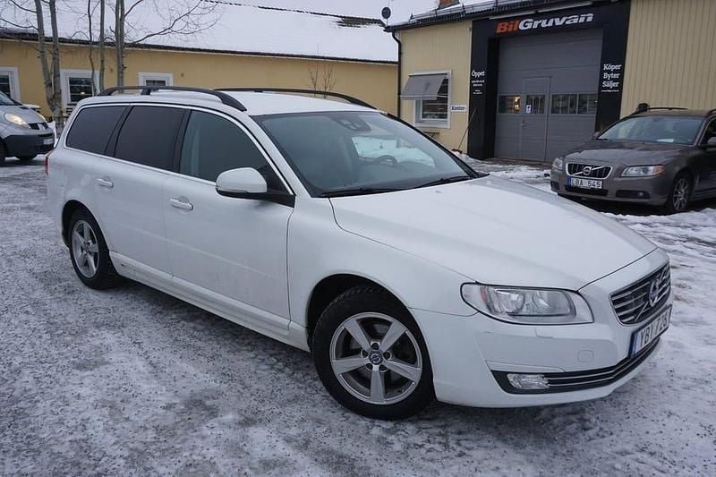 Begagnad Volvo V70 Momentum 181 HK (133 kW) 2016 Vit Kombi