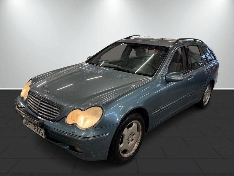Begagnad Mercedes C180 Elegance 143 HK (105 kW) 2003 Blå