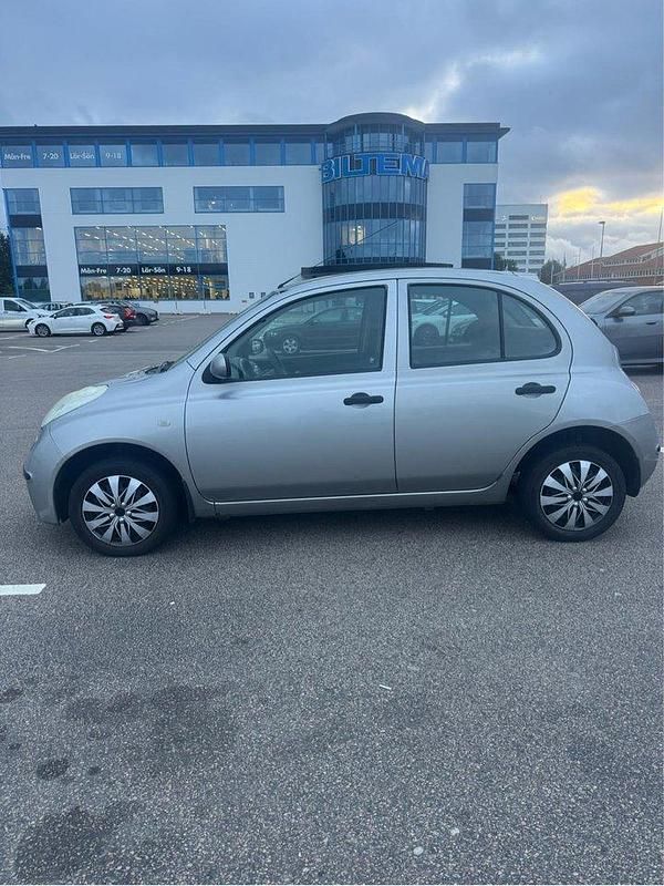 Silver Begagnad 2007 Nissan Micra Halvkombi | 18 000 kr (Marknadspris) - Bild 1/4