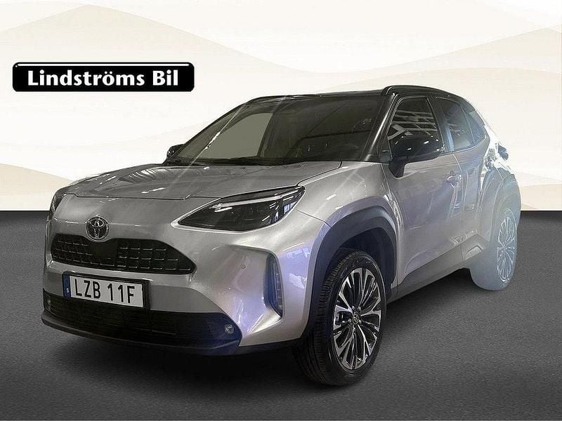 Silver Begagnad 2025 Toyota Yaris Cross Style SUV | 359 900 kr (Marknadspris) - Bild 1/3