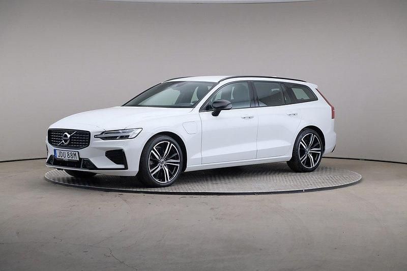 Vit Begagnad 2021 Volvo V60 R-Design Kombi | 345 000 kr (Marknadspris) - Bild 1/4