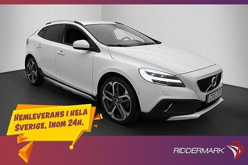 Vit Begagnad 2017 Volvo V40 Momentum Halvkombi | 219 900 kr (Lite dyr) - Bild 1/3