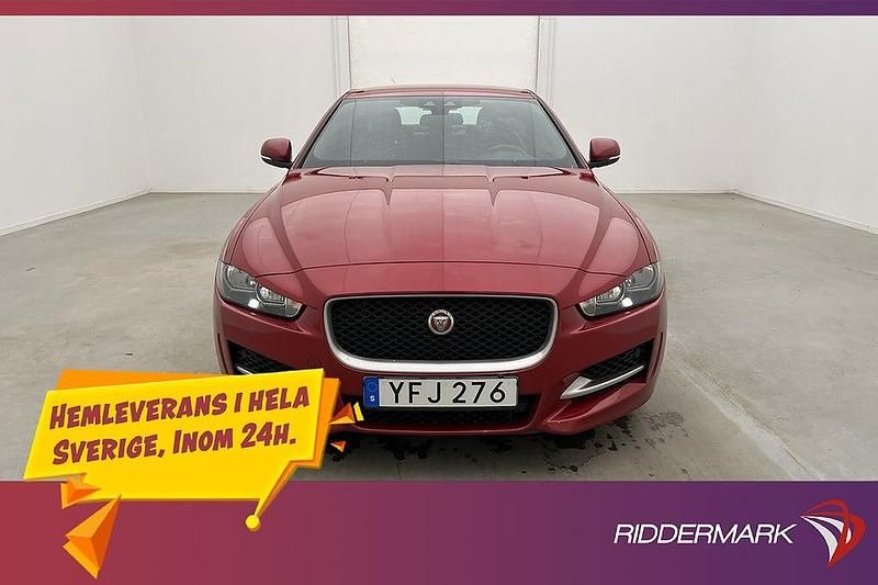 Begagnad Jaguar XE R-Sport 241 HK (177 kW) 2016 Röd Sedan