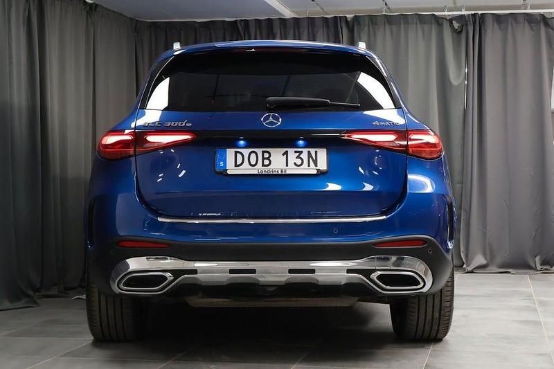Begagnad Mercedes GLC300 Advanced 313 HK (230 kW) 2023 Blå SUV
