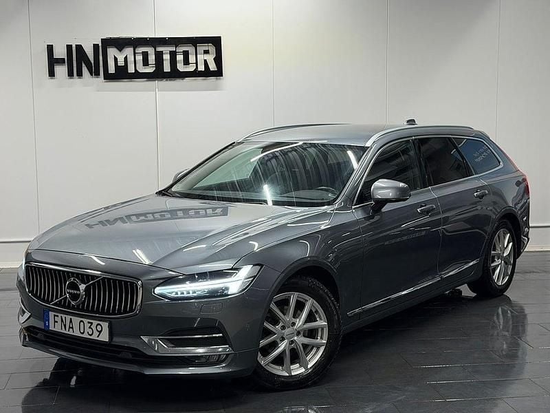 Grå Begagnad 2017 Volvo V90 Inscription Kombi | 179 900 kr (Marknadspris) - Bild 1/4