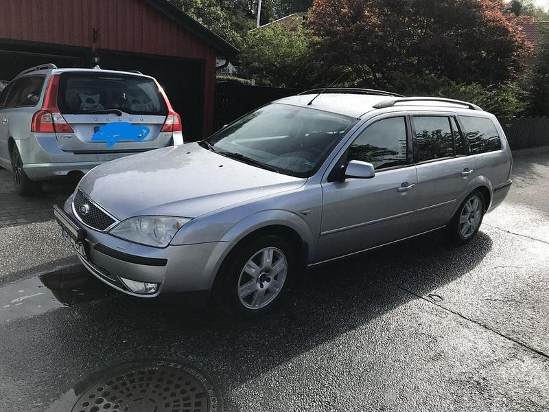Silver Begagnad 2004 Ford Mondeo Kombi | 18 500 kr (Marknadspris) - Bild 1/4