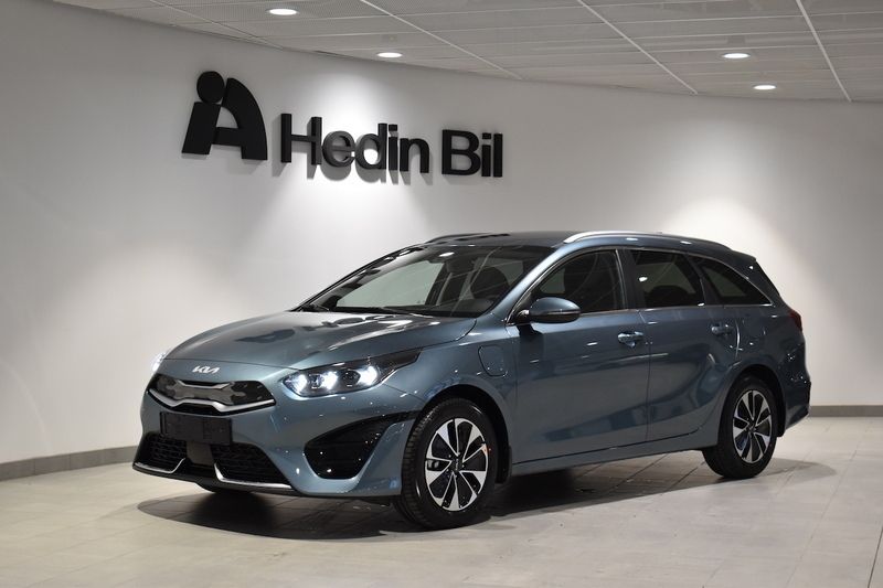 Grå Begagnad 2024 Kia Ceed Sportswagon 2 Kombi | 409 900 kr - Bild 1/4
