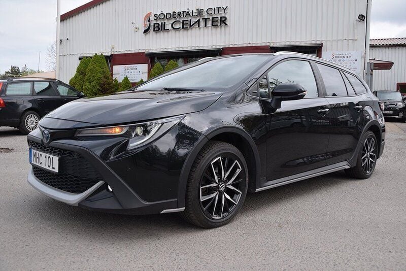 Svart Begagnad 2022 Toyota Corolla Kombi | 249 900 kr (Dyr) - Bild 1/4