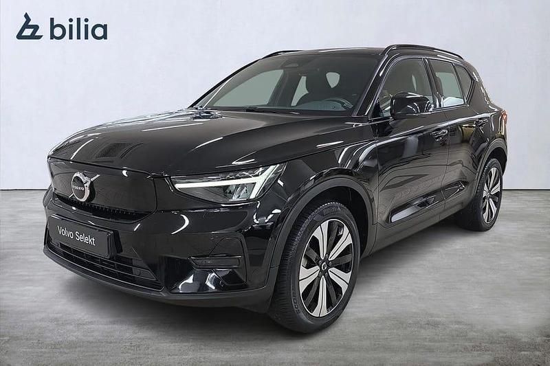 Begagnad Volvo XC40 Core 172 kW (234 HK) 2023 Svart SUV