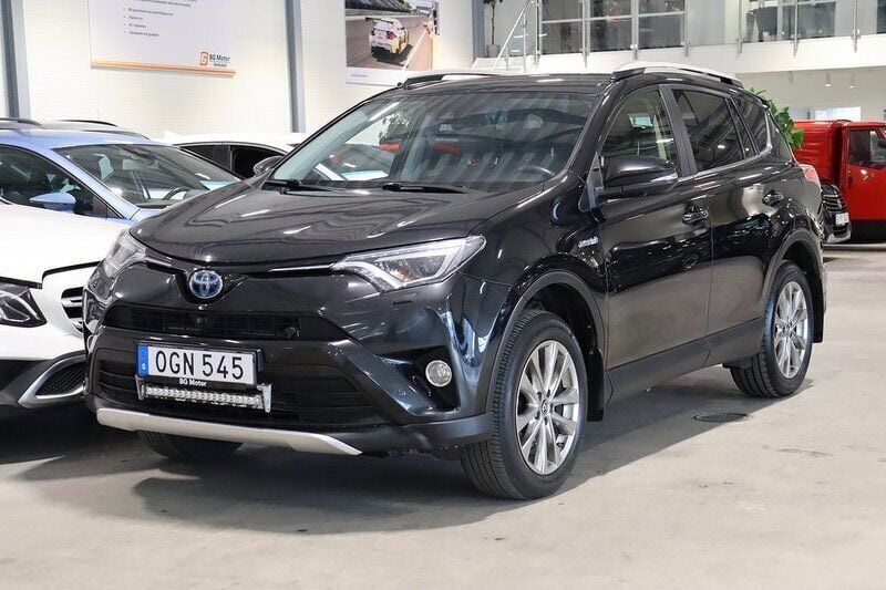 Svart Begagnad 2016 Toyota RAV4 Hybrid Executive SUV | 189 900 kr (Marknadspris) - Bild 1/4