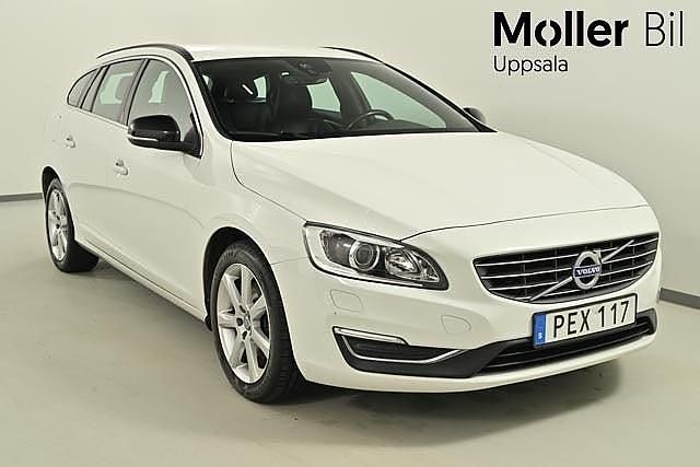 Vit Begagnad 2017 Volvo V60 Momentum Kombi | 159 900 kr (Marknadspris) - Bild 1/4
