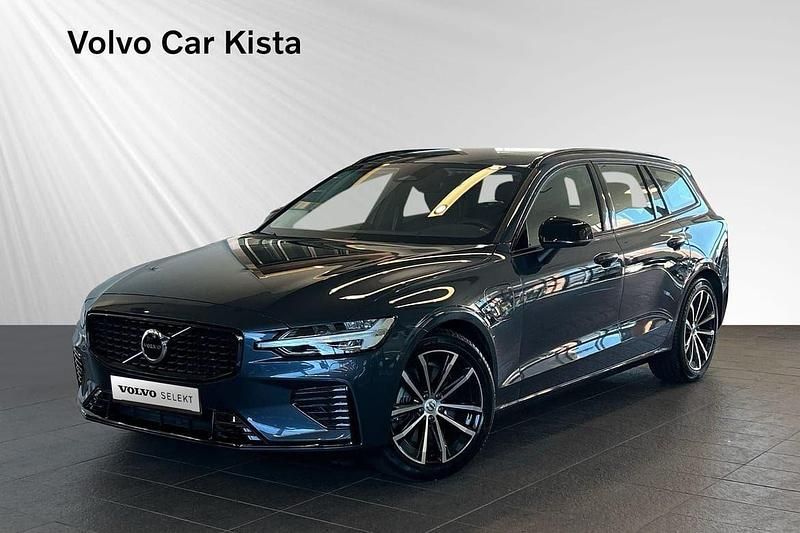Blå Begagnad 2024 Volvo V60 Plus Kombi | 474 900 kr (Marknadspris) - Bild 1/3
