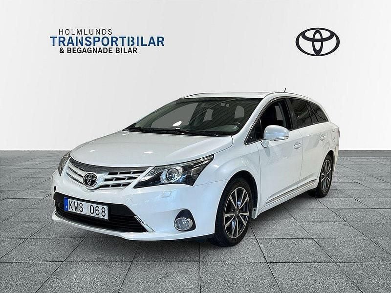 Vit Begagnad 2013 Toyota Avensis Executive Kombi | 94 900 kr (Marknadspris) - Bild 1/4