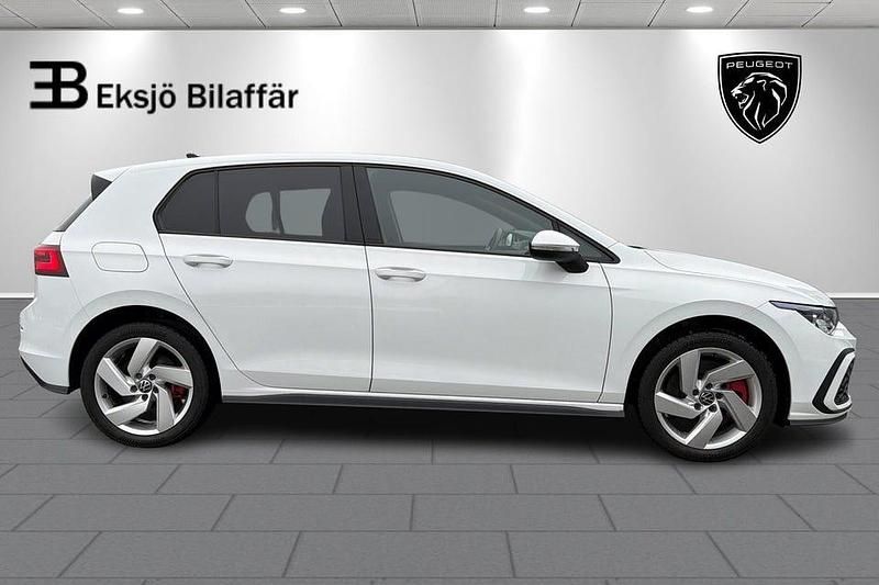 Begagnad VW Golf VIII GTE 245 HK (180 kW) 2020 Vit Halvkombi