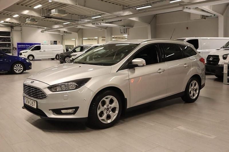 Begagnad Ford Focus Titanium 116 HK (85 kW) 2015 Grå Kombi