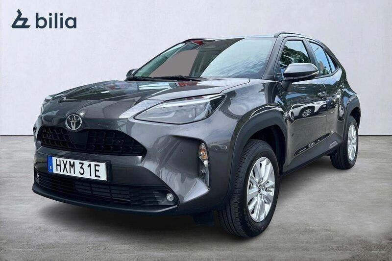 Mörkgrå (grå) Ny 2024 Toyota Yaris Cross Active SUV | 309 900 kr (Marknadspris) - Bild 1/3