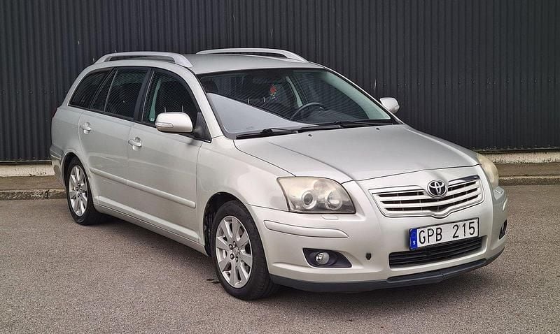 Silver Begagnad 2008 Toyota Avensis Kombi | 22 900 kr (Bra pris) - Bild 1/4