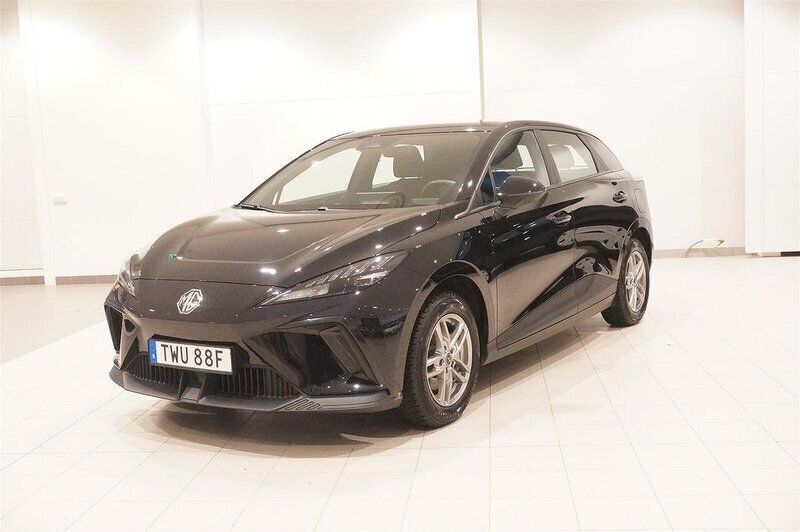 Svart Begagnad 2022 MG MG4 EV Halvkombi | 269 900 kr (Marknadspris) - Bild 1/4