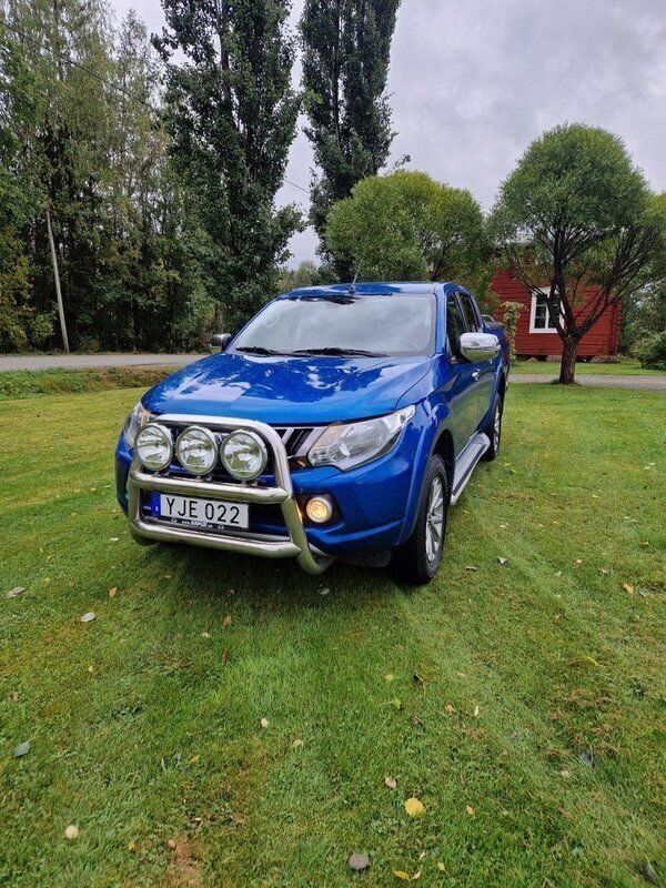 Blå Begagnad 2017 Mitsubishi L200 Pickup | 190 000 kr (Superpris) - Bild 1/4