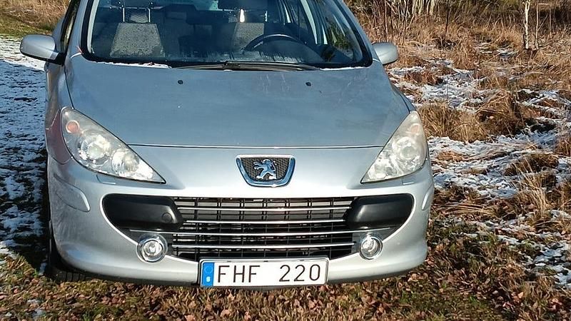 Begagnad 2007 Peugeot 307 Halvkombi | 13 000 kr (Bra pris) - Bild 1/4