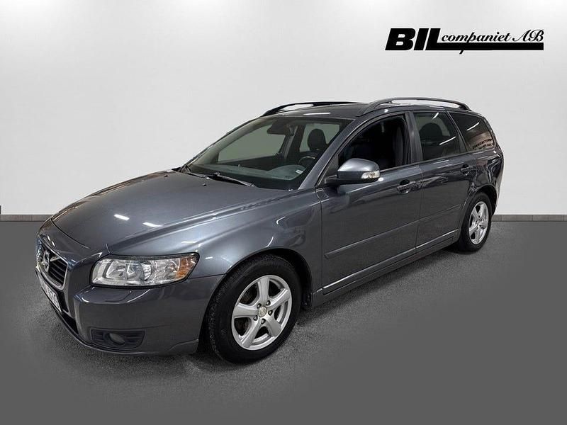 Grå Begagnad 2011 Volvo V50 Kombi | 59 000 kr (Lite dyr) - Bild 1/4
