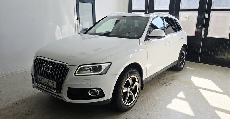 Vit Begagnad 2015 Audi Q5 Design SUV | 154 900 kr (Bra pris) - Bild 1/4
