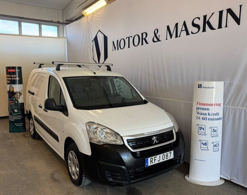 Vit Begagnad 2016 Peugeot Partner Minibuss | 94 900 kr (Marknadspris) - Bild 1/4