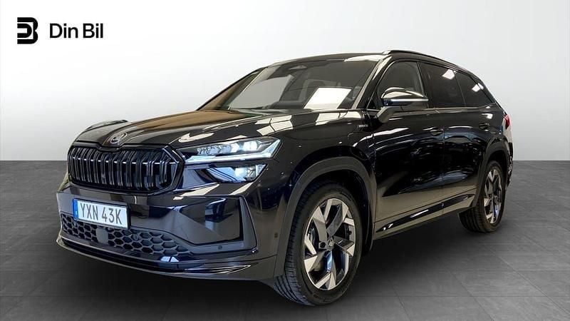 Svart Ny 2025 Skoda Kodiaq SportLine SUV | 550 500 kr - Bild 1/4