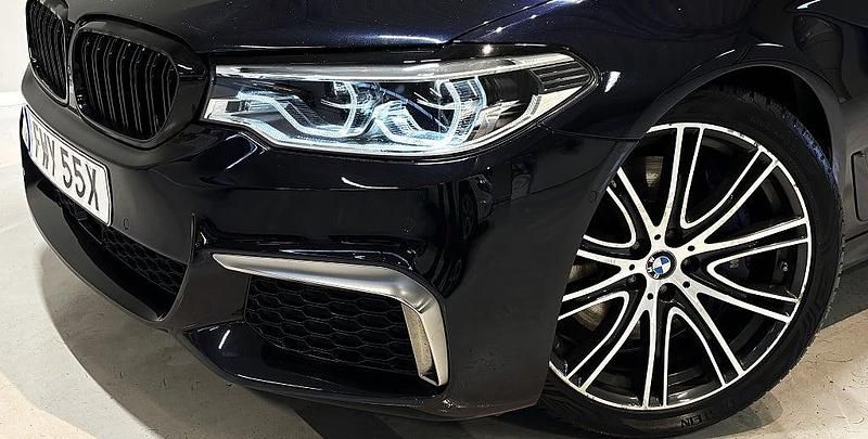 Begagnad BMW M550 M Performance 400 HK (294 kW) 2017 Svart Sedan