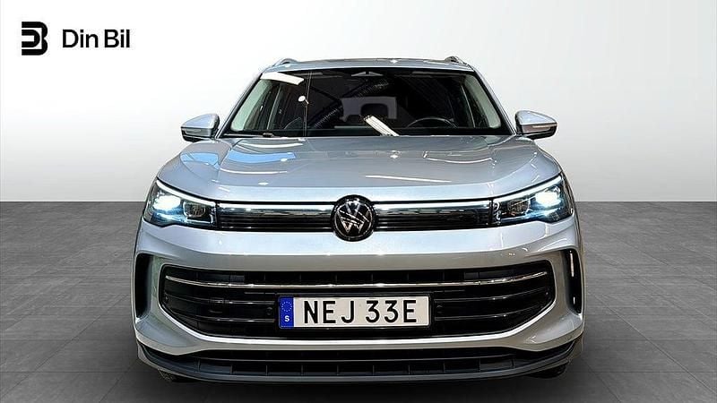 Begagnad VW Tiguan Life 150 HK (110 kW) 2024 Silver SUV