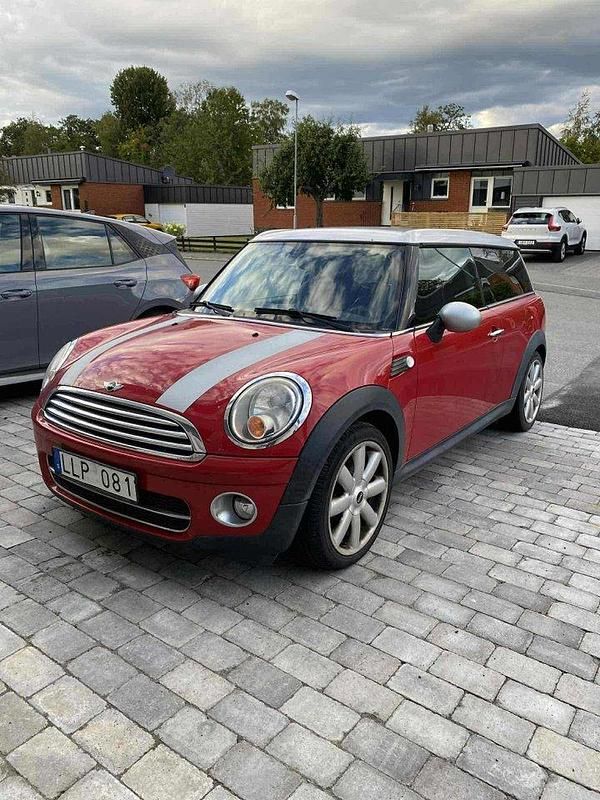 Röd Begagnad 2008 Mini Cooper D Clubman Pepper Kombi | 20 000 kr (Superpris) - Bild 1/3