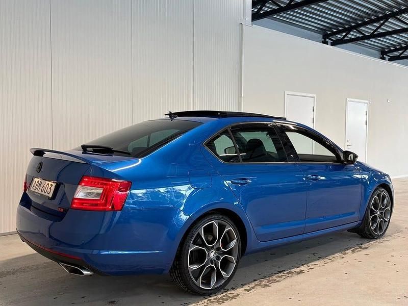 Begagnad Skoda Octavia RS 220 HK (161 kW) 2016 Blå Halvkombi