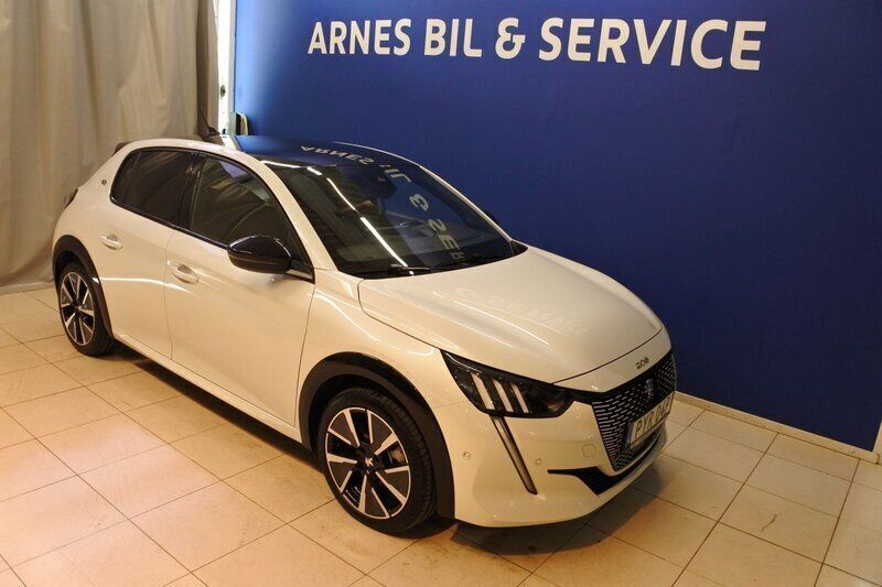 Vit Begagnad 2022 Peugeot e-208 GT Halvkombi | 279 900 kr - Bild 1/4