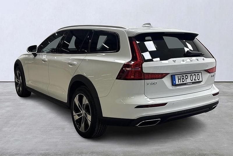 Begagnad Volvo V60 CC 200 HK (147 kW) 2021 Vit Kombi