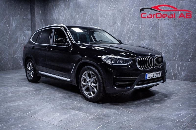 Svart Begagnad 2021 BMW X3 SUV | 294 800 kr (Bra pris) - Bild 1/4