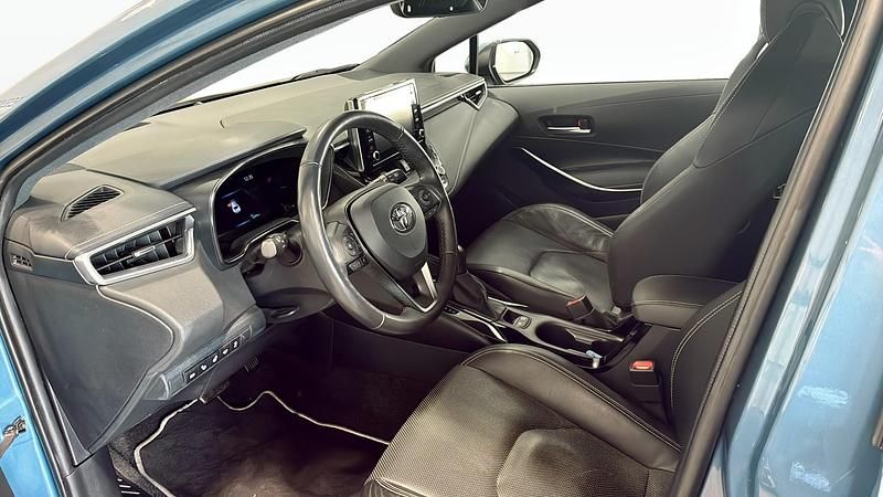 Begagnad Toyota Corolla Hybrid 122 HK (89 kW) 2019 Blå Halvkombi