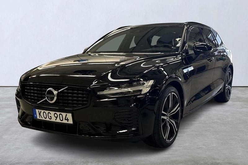 Svart Begagnad 2022 Volvo V60 R-Design Kombi | 439 900 kr (Marknadspris) - Bild 1/4