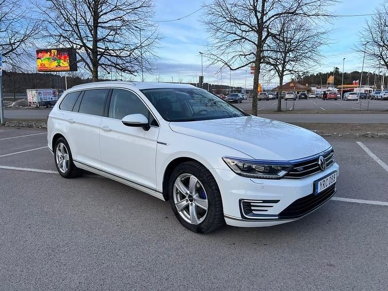 Begagnad VW Passat GTE 218 HK (160 kW) 2019 Kombi