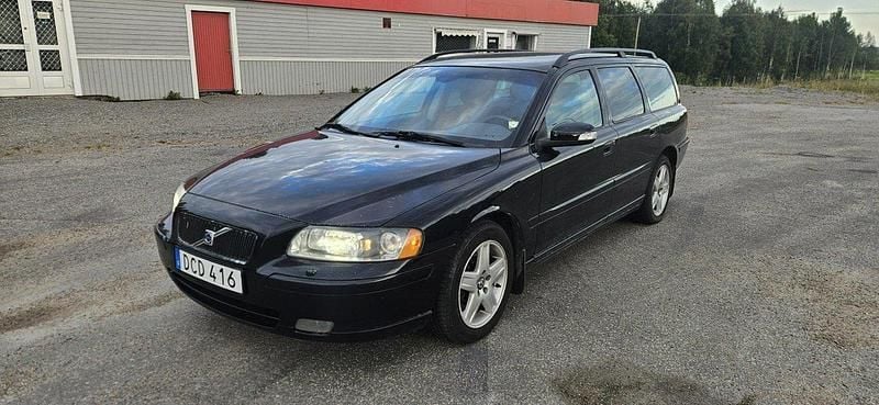 Svart Begagnad 2007 Volvo V70 Kombi | 25 000 kr (Bra pris) - Bild 1/4