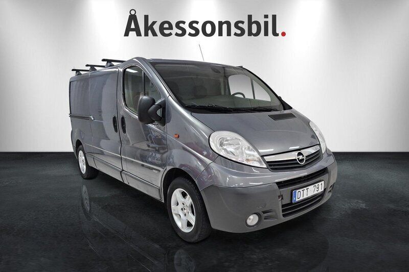 Grå Begagnad 2013 Opel Vivaro Van | 69 000 kr (Lite dyr) - Bild 1/4