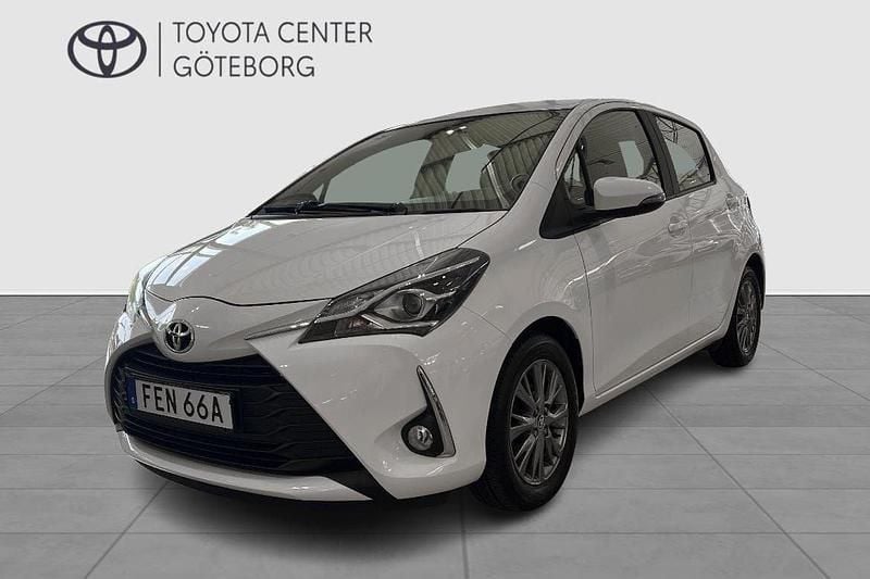 Vit Begagnad 2020 Toyota Yaris Active Halvkombi | 169 900 kr (Marknadspris) - Bild 1/3