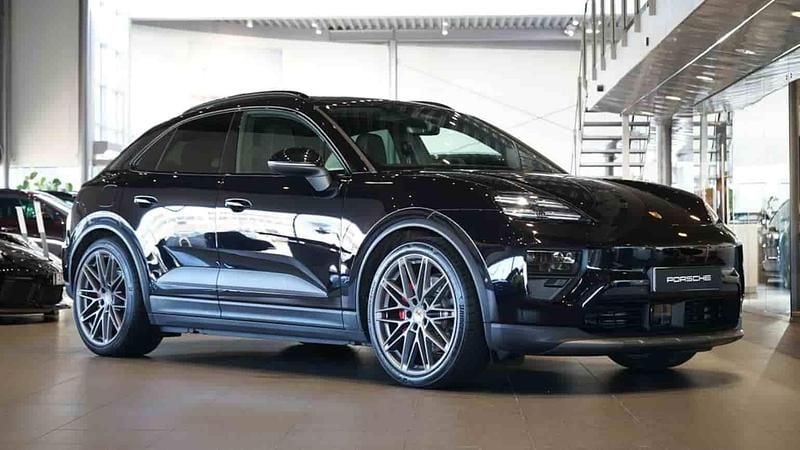 Svart Begagnad 2025 Porsche Macan SUV | 1 129 000 kr (Lite dyr) - Bild 1/1