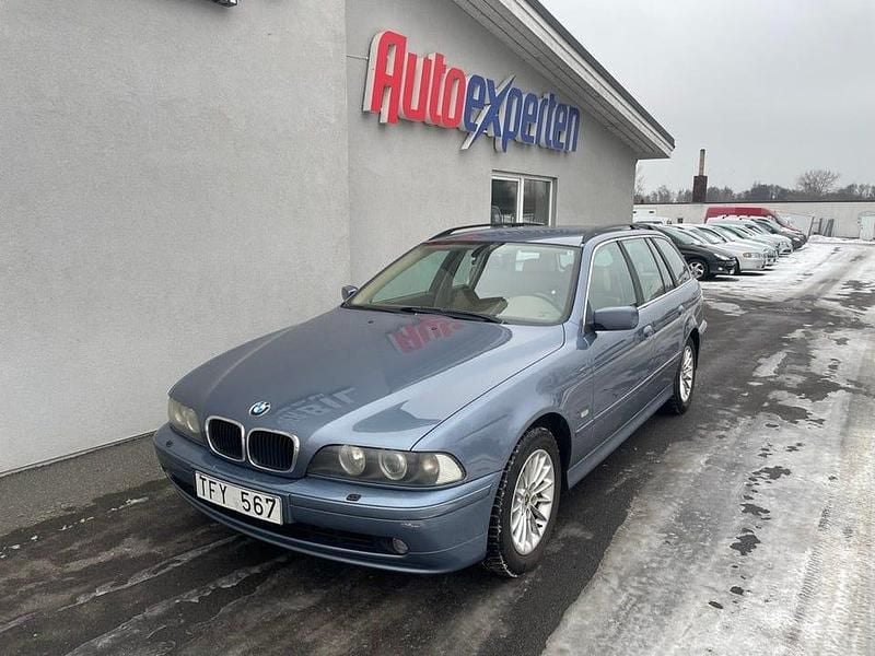 Begagnad BMW 525 192 HK (141 kW) 2002 Blå Kombi