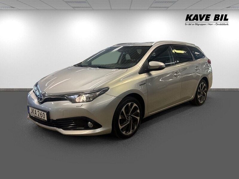 Silver Begagnad 2016 Toyota Auris Touring Sports Kombi | 149 900 kr (Marknadspris) - Bild 1/4