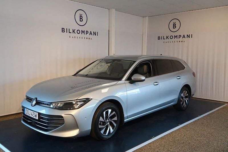 Begagnad VW Passat 150 HK (110 kW) 2024 Silver Kombi