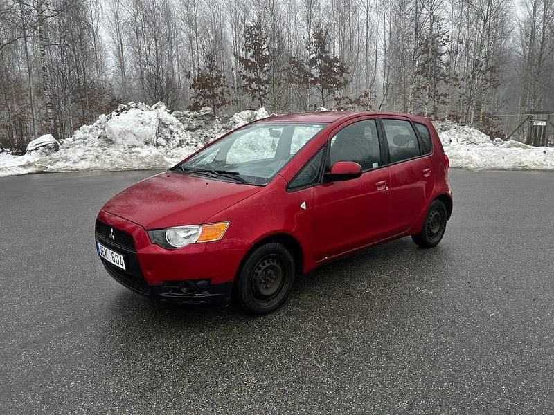 Begagnad Mitsubishi Colt 95 HK (69 kW) 2009 Halvkombi