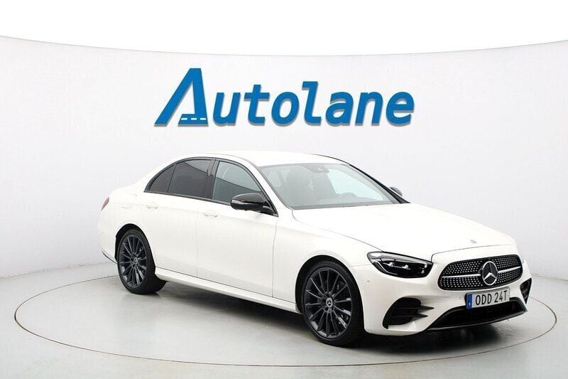 Diamantvit bright metallic Begagnad 2021 Mercedes E200 AMG Sedan | 419 900 kr (Lite dyr) - Bild 1/3