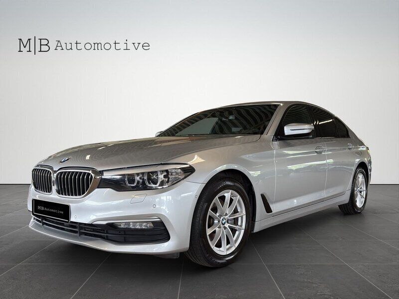 Silver Begagnad 2017 BMW 520 Shadowline Sedan | 239 900 kr (Superpris) - Bild 1/4
