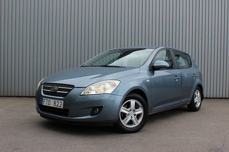 Blå Begagnad 2007 Kia Ceed Halvkombi | 24 900 kr - Bild 1/4