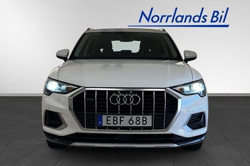 Begagnad Audi Q3 Advanced Plus 190 HK (139 kW) 2019 Ibisvit SUV